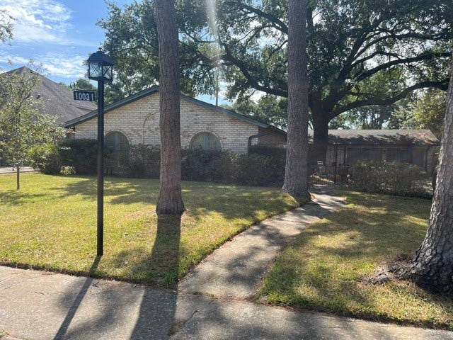 10031 Briar Rose Drive, Houston, TX 77042