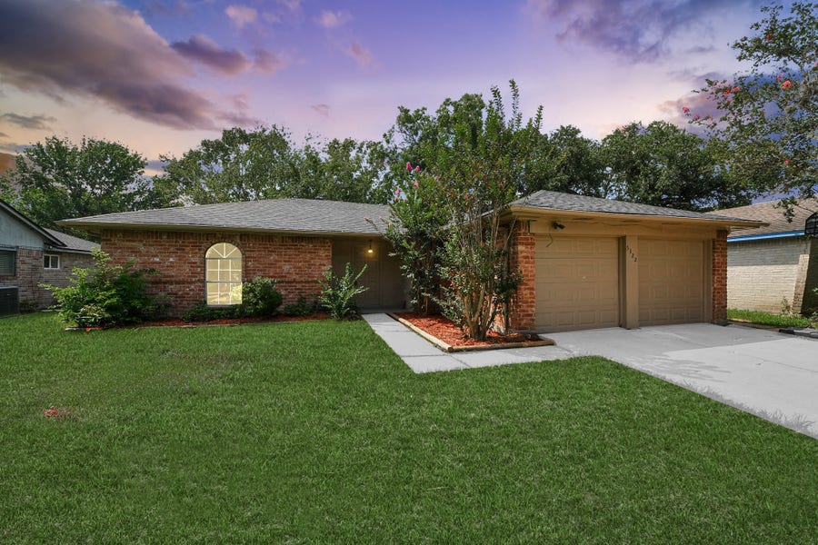 Property photo for 5322 Bulen Avenue, Friendswood, TX