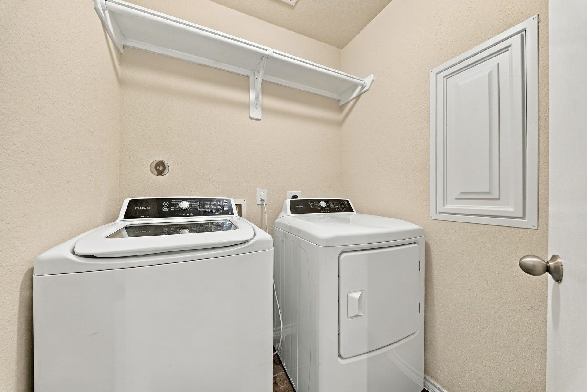 9911 Sterling Place Drive, Conroe, TX 77303 9911 Sterling Place Drive, Conroe, TX 77303