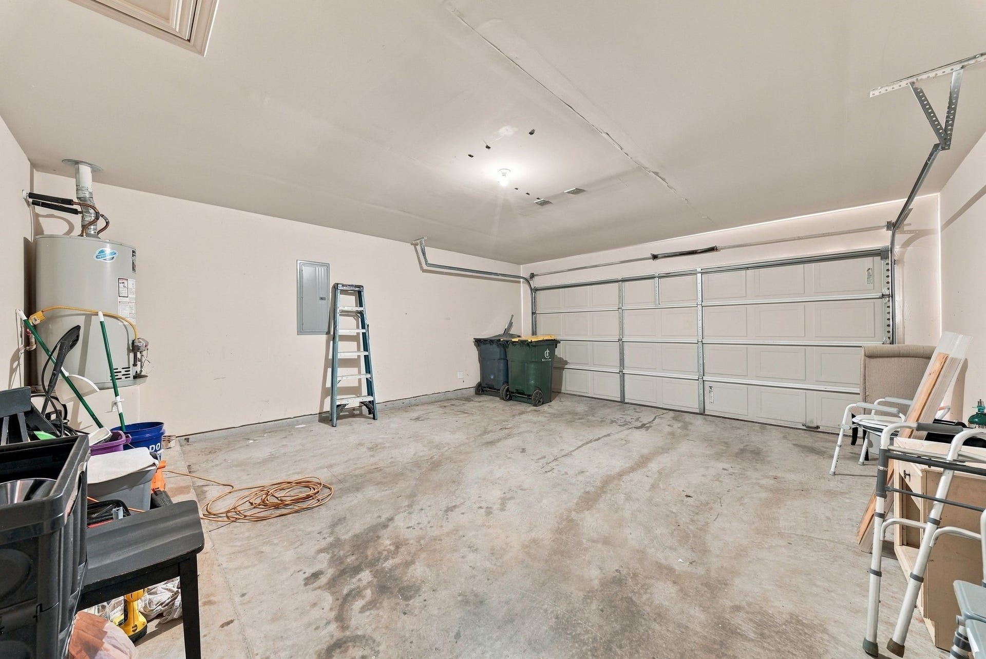 9911 Sterling Place Drive, Conroe, TX 77303 9911 Sterling Place Drive, Conroe, TX 77303