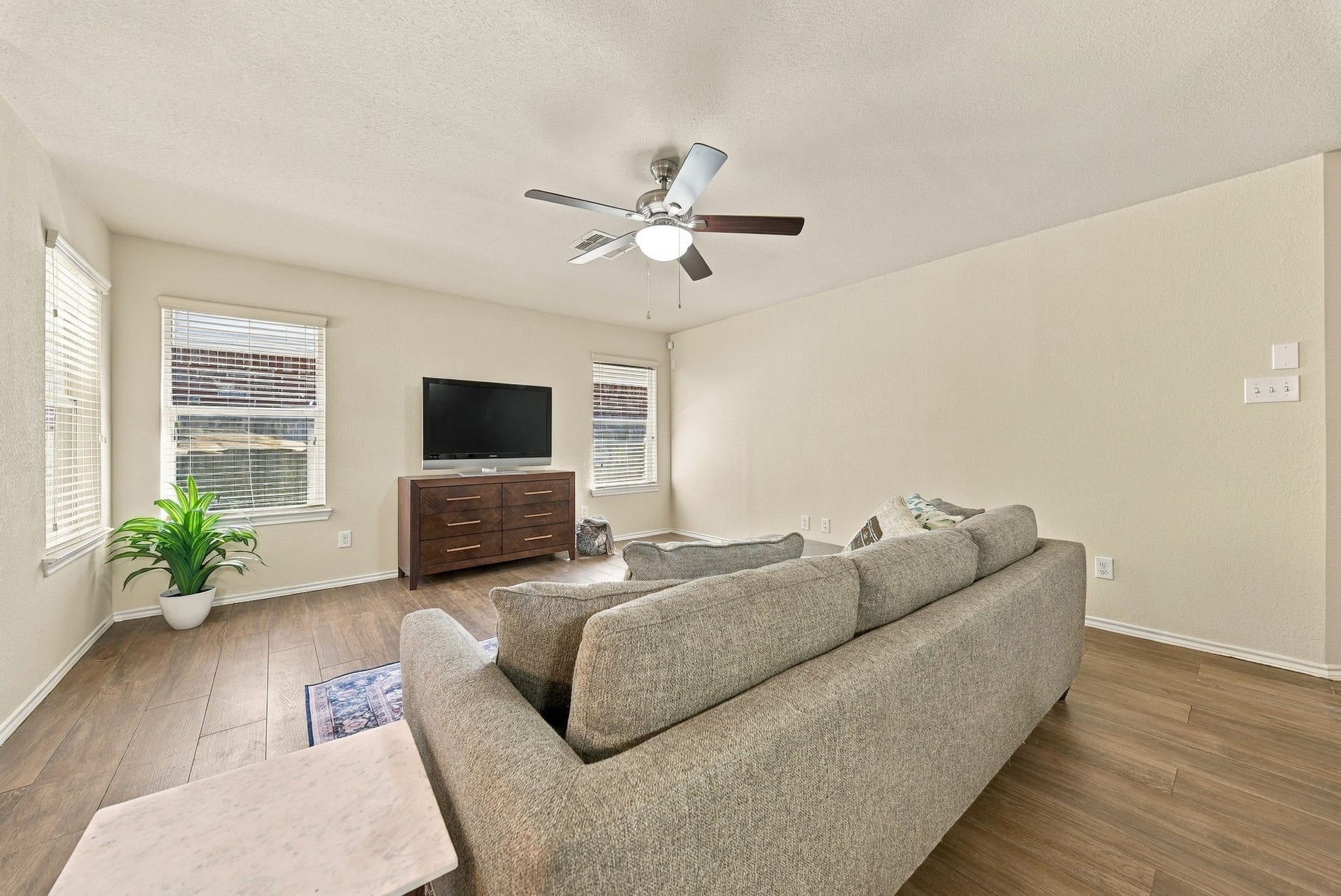 9911 Sterling Place Drive, Conroe, TX 77303 9911 Sterling Place Drive, Conroe, TX 77303