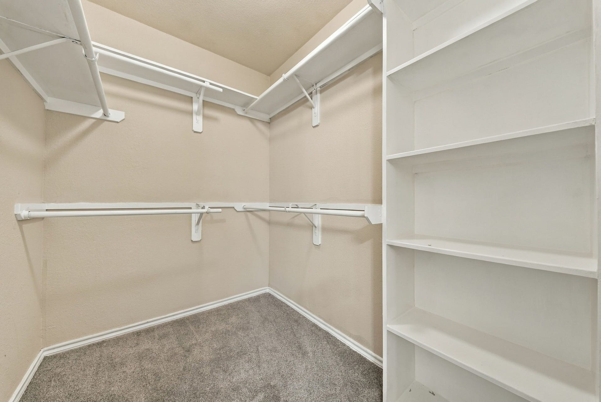 9911 Sterling Place Drive, Conroe, TX 77303 9911 Sterling Place Drive, Conroe, TX 77303