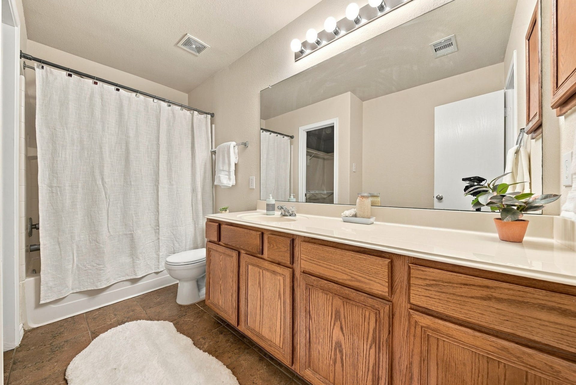 9911 Sterling Place Drive, Conroe, TX 77303 9911 Sterling Place Drive, Conroe, TX 77303