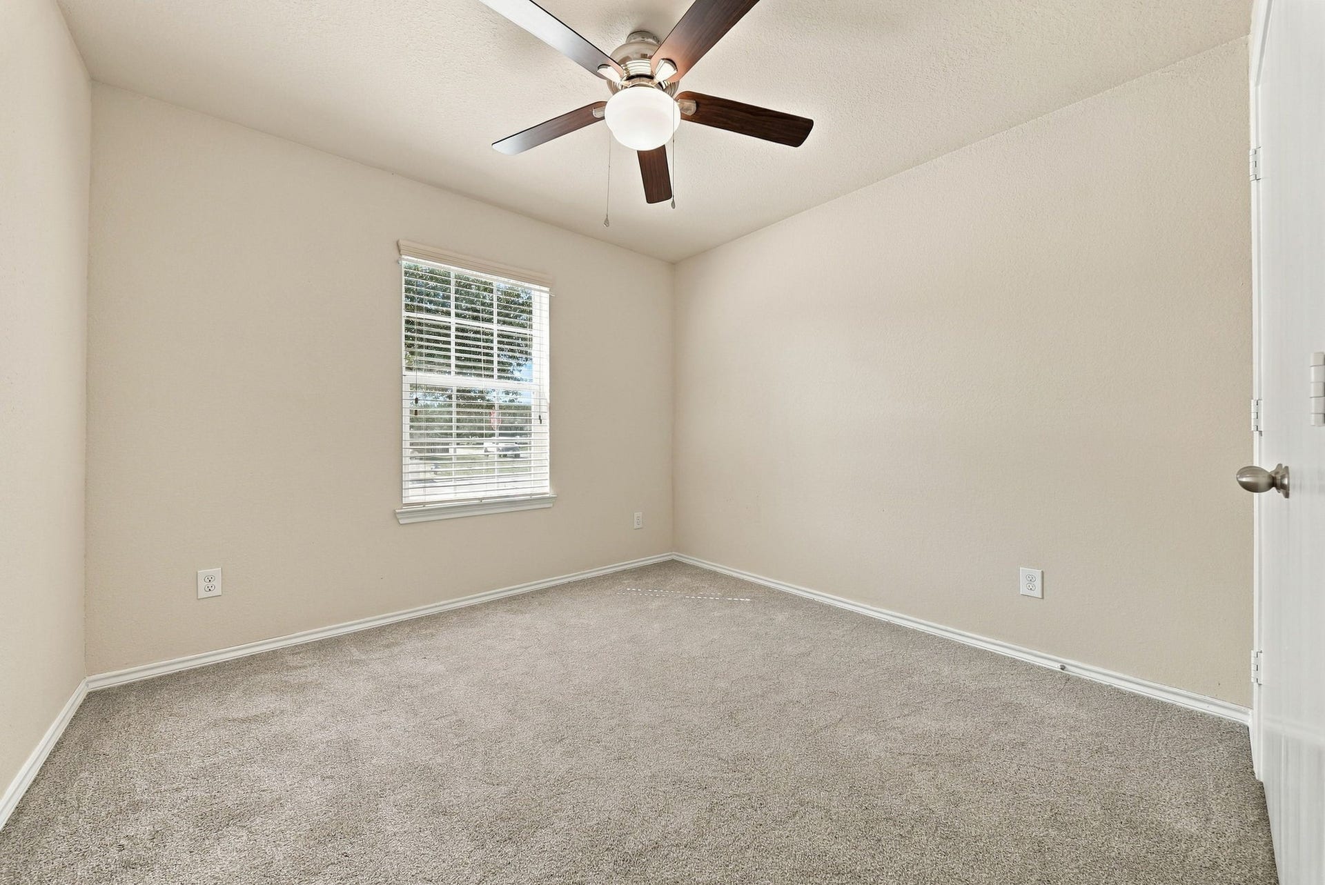 9911 Sterling Place Drive, Conroe, TX 77303 9911 Sterling Place Drive, Conroe, TX 77303