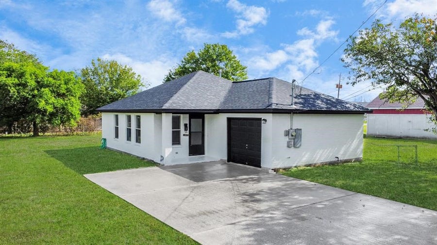 Property photo for 212 N 2nd Street, La Porte, TX