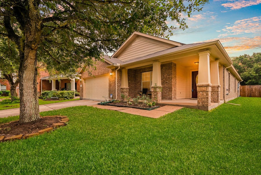 Property photo for 7922 Linden Oaks Lane, Richmond, TX