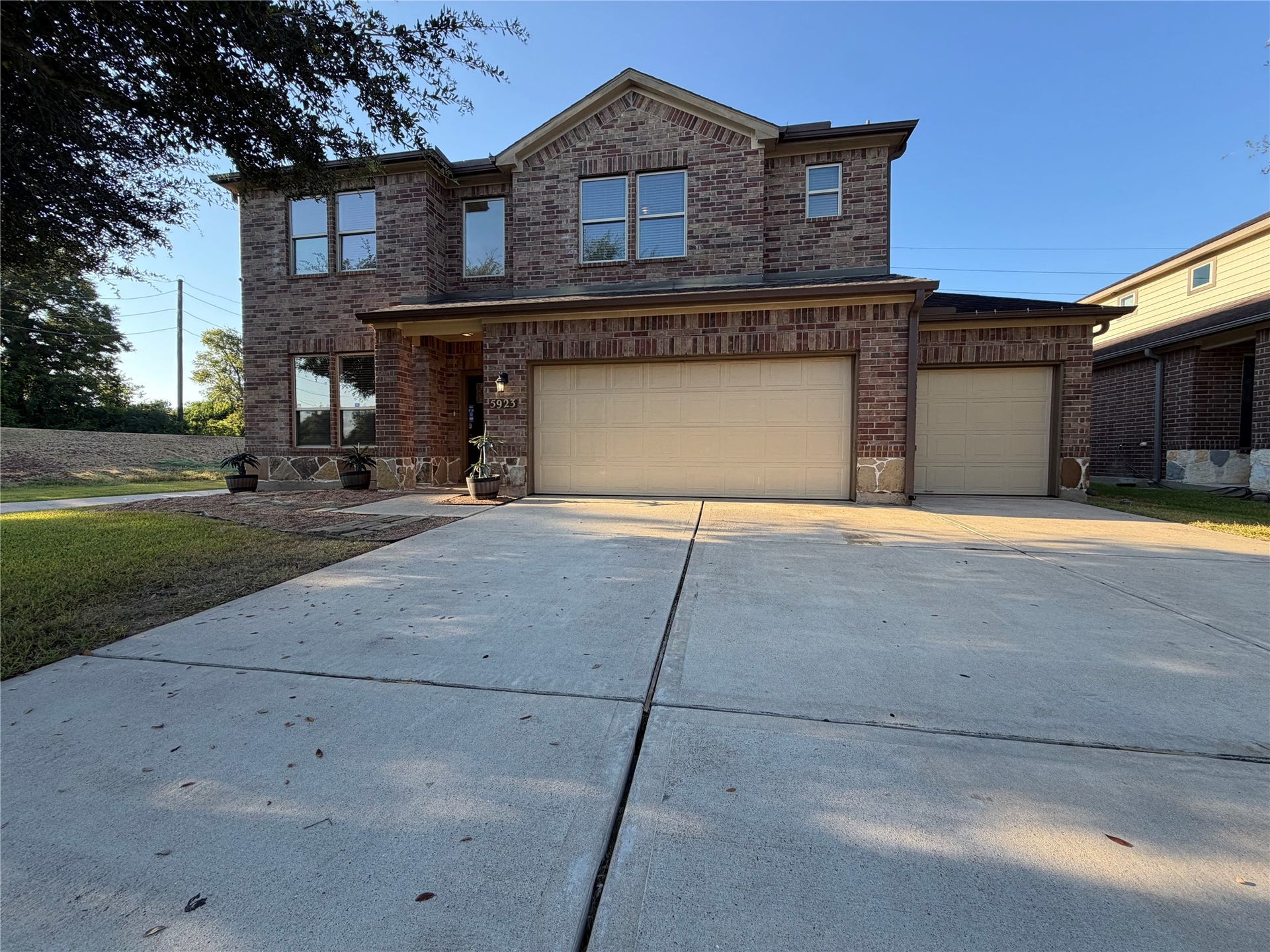 5923 Carnaby Lane, Rosenberg, TX 77471 5923 Carnaby Lane, Rosenberg, TX 77471