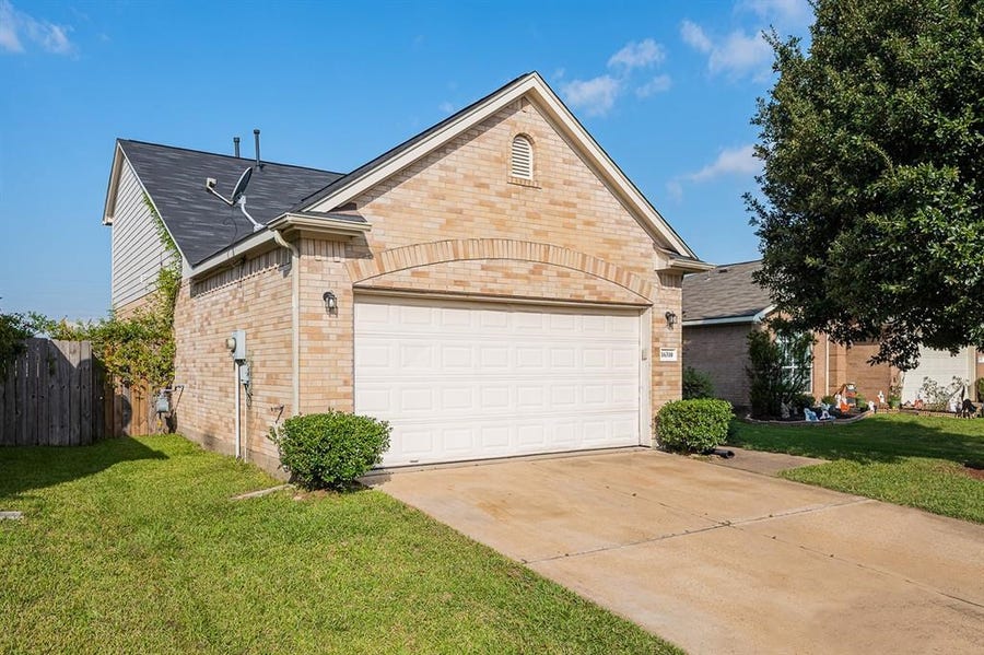 Property photo for 16310 Bandicoot Drive, Sugar Land, TX