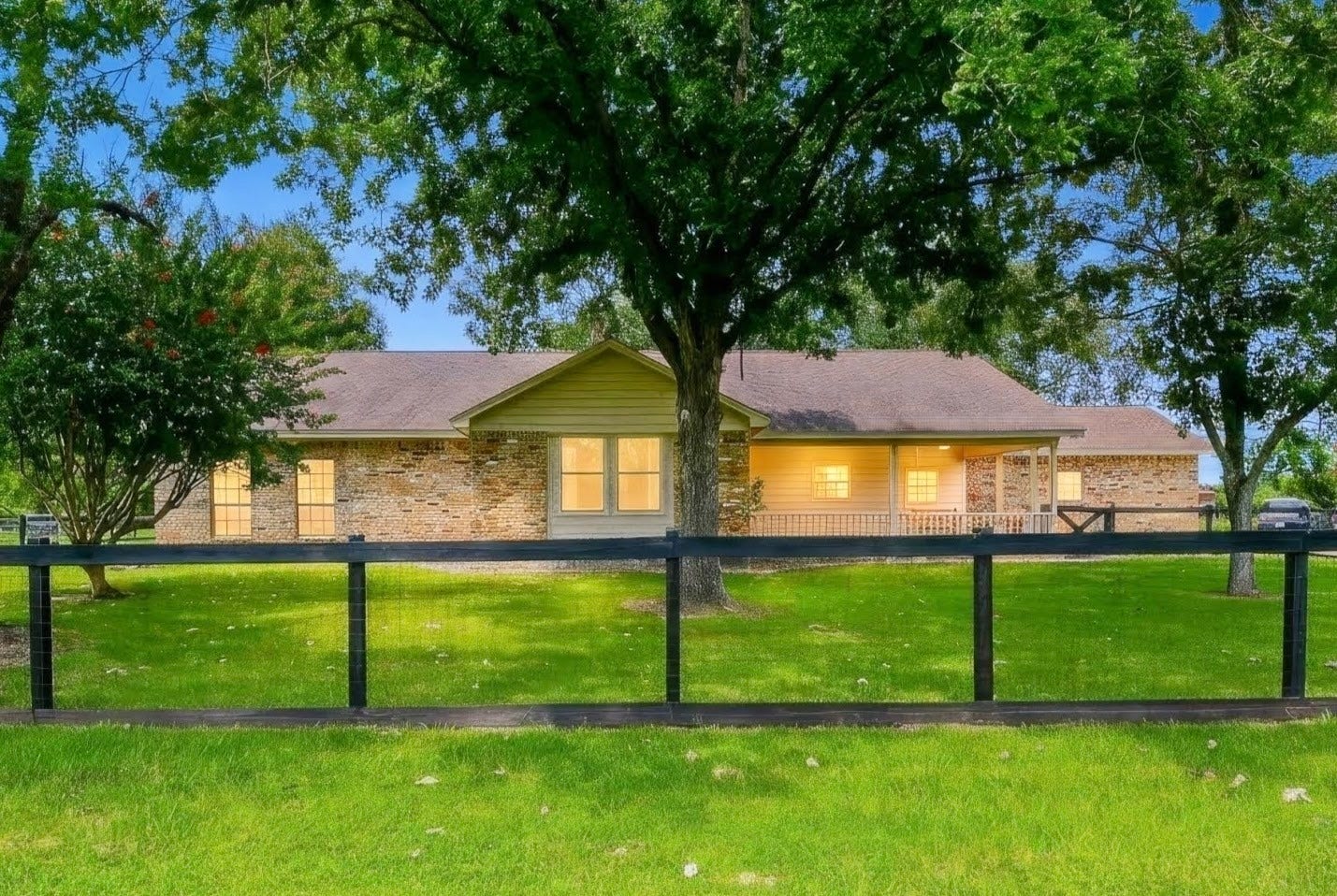 22035 Buescher Road, Tomball, TX 77377 Front of primary house with fully fenced front yard