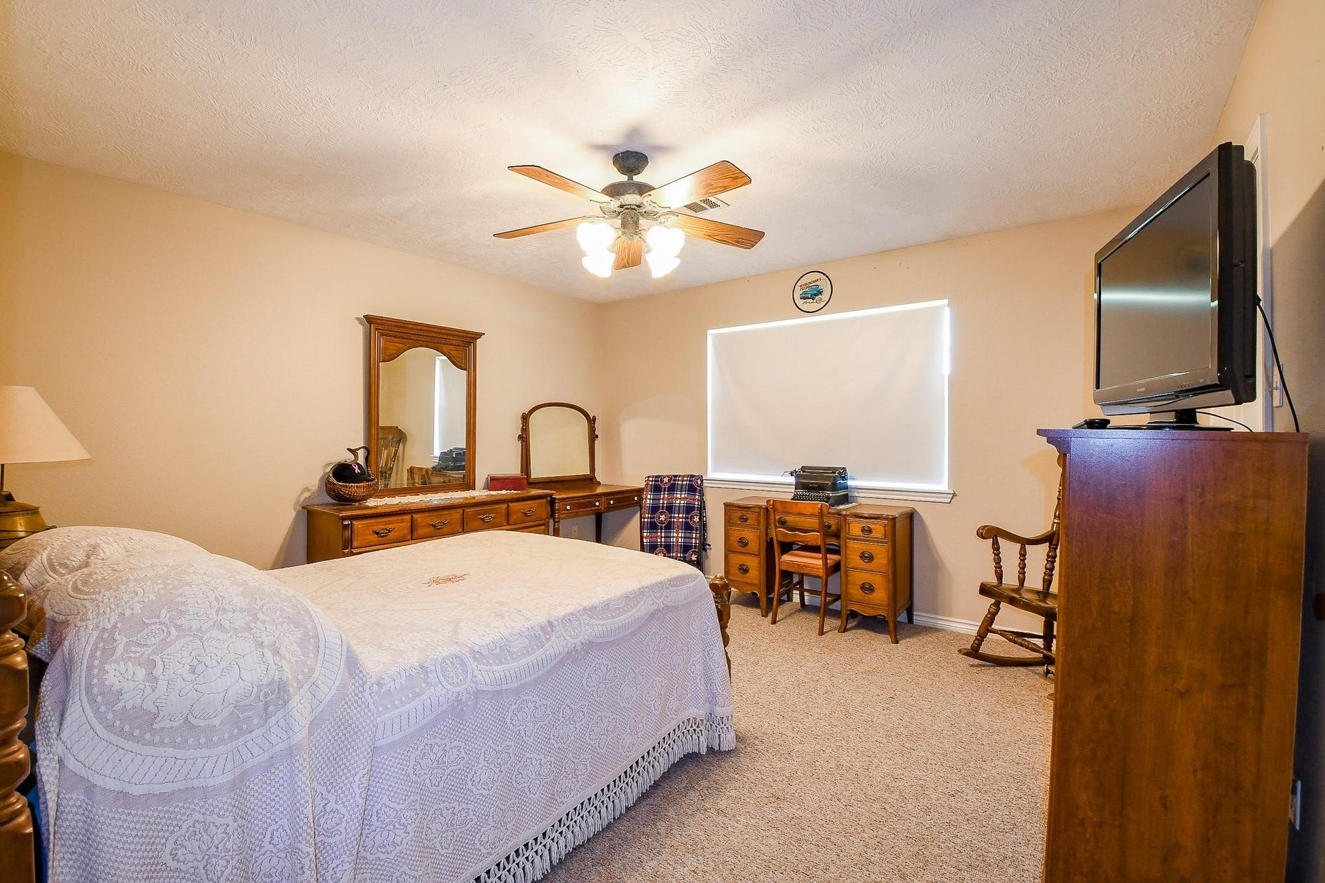 22035 Buescher Road, Tomball, TX 77377 Large secondary bedroom in the secondary house