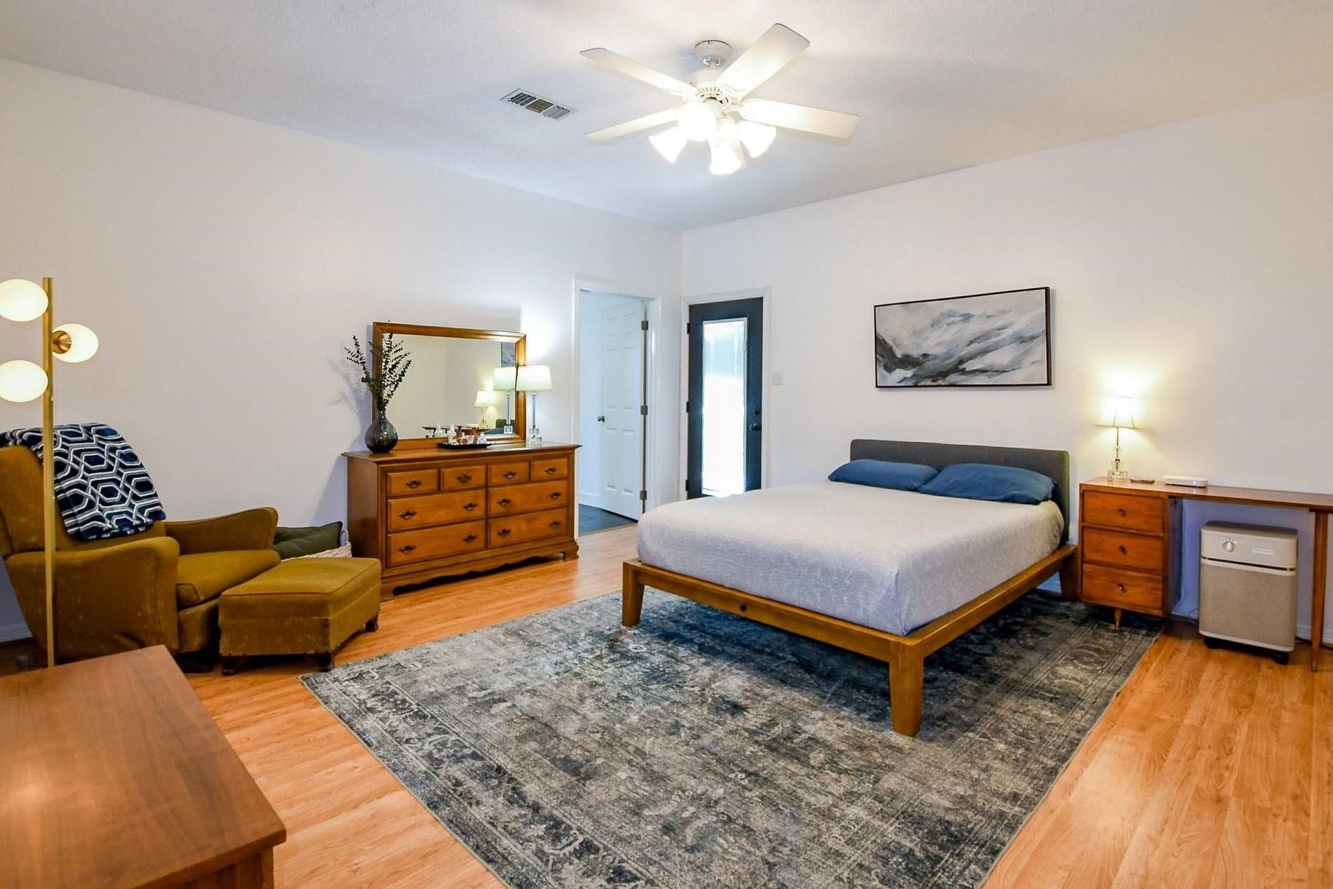 22035 Buescher Road, Tomball, TX 77377 Large primary bedroom with access to the rear covered porch