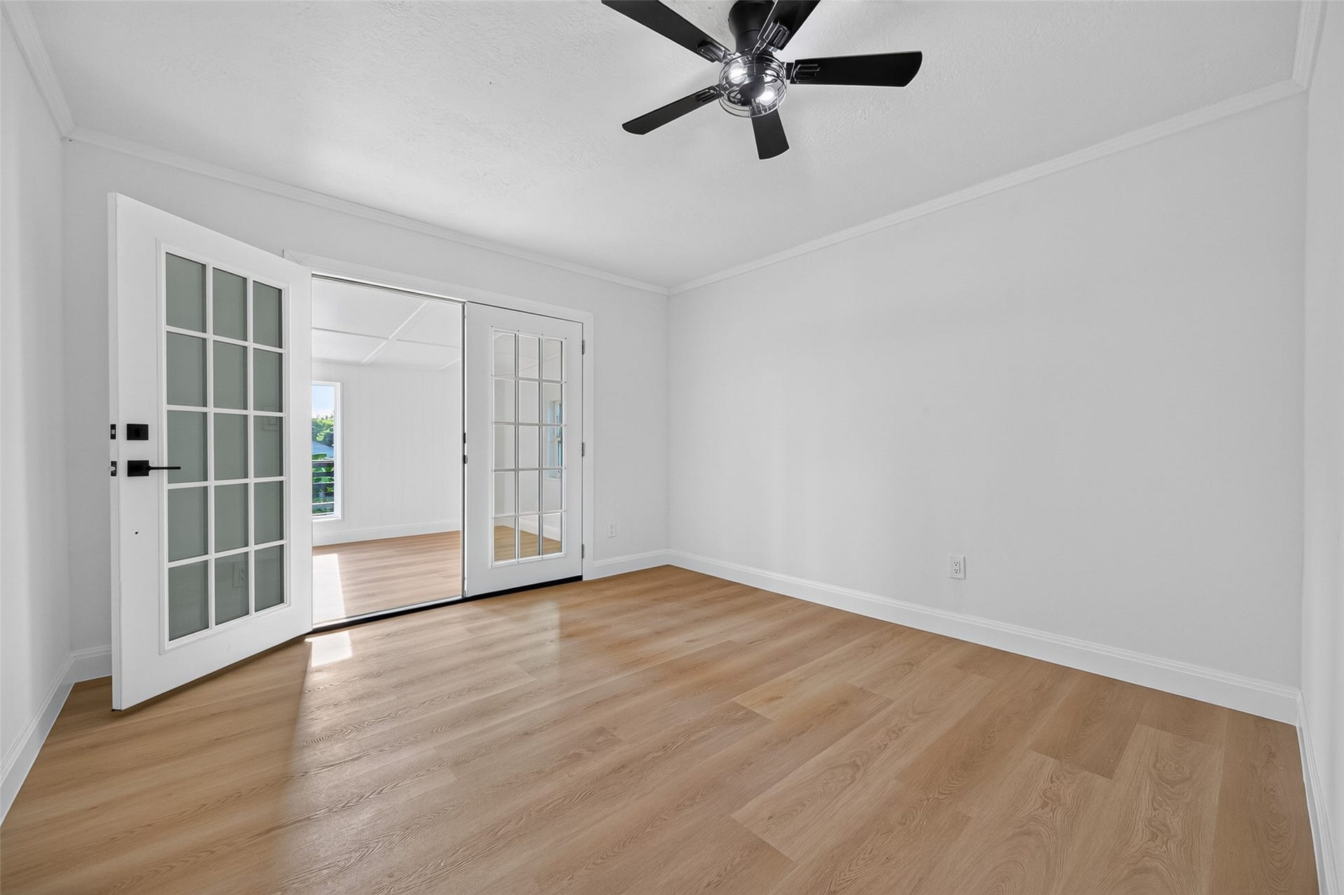 3811 Empress Lane, Richmond, TX 77406 Ideal for game room / office or turn into 6th Bedroom