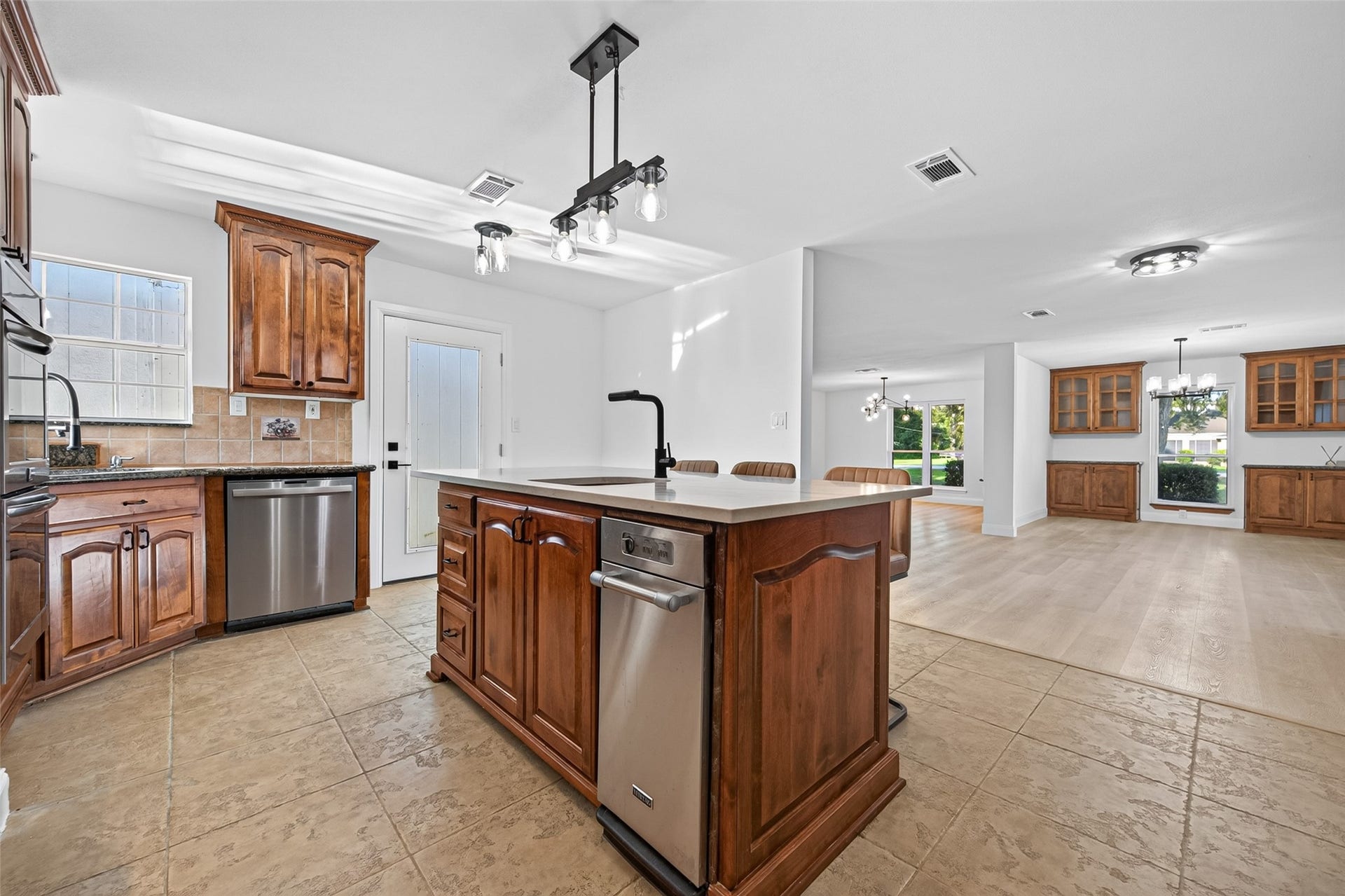 3811 Empress Lane, Richmond, TX 77406 3811 Empress Lane, Richmond, TX 77406