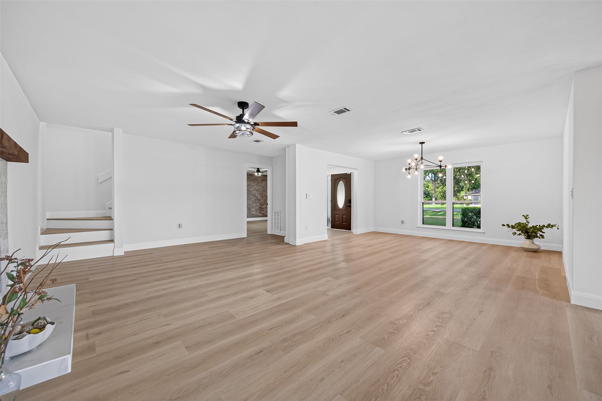 3811 Empress Lane, Richmond, TX 77406 Living and Dining area