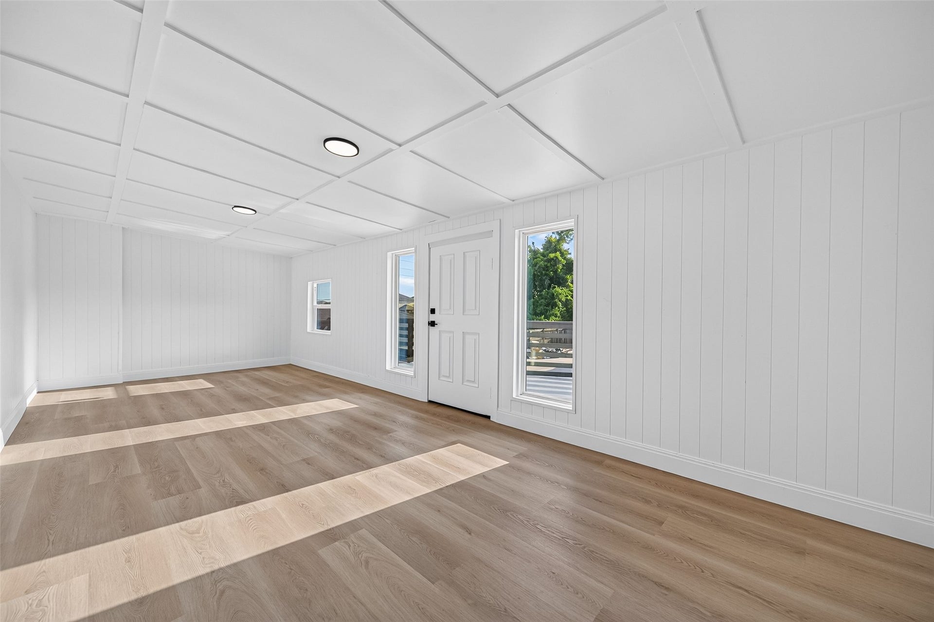 3811 Empress Lane, Richmond, TX 77406 Spacious Flex Space- Ideal for game room or office