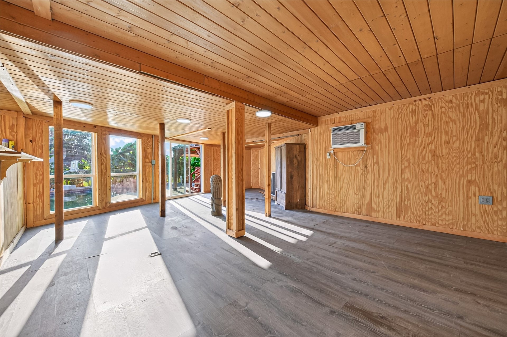 3811 Empress Lane, Richmond, TX 77406 Open flex space next to Pool area- ideal for Gym