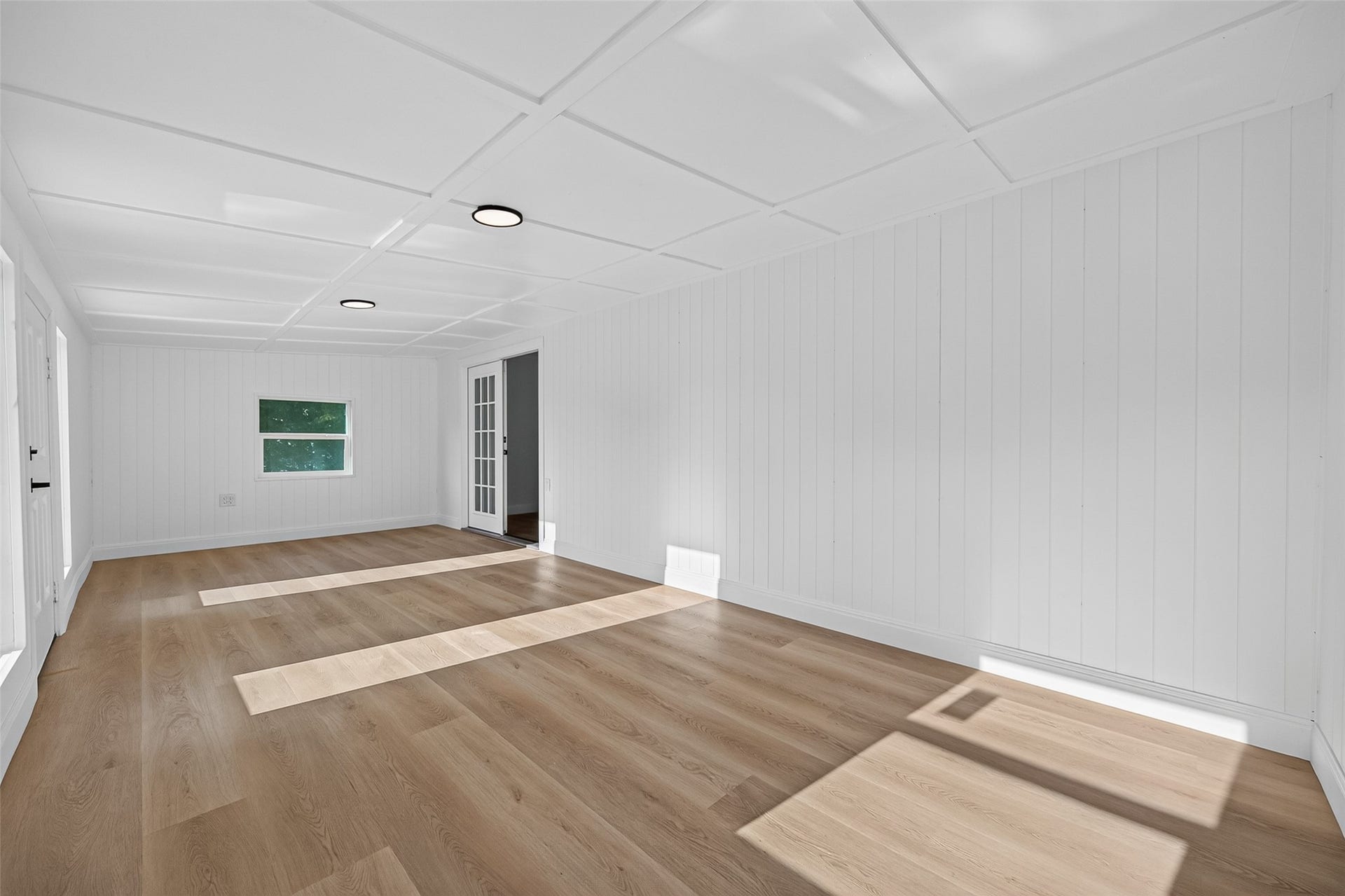 3811 Empress Lane, Richmond, TX 77406 Spacious Flex Space- Ideal for game room or office