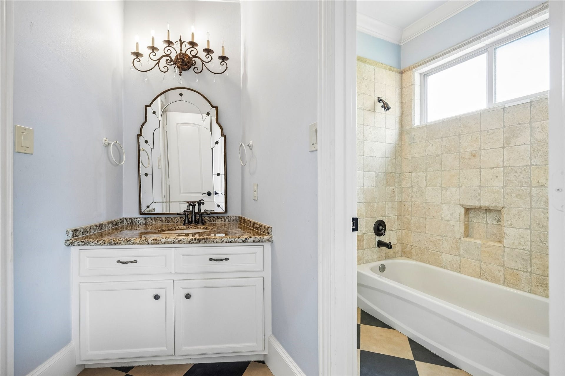 4802 Saxon Street, Bellaire, TX 77401 4802 Saxon Street, Bellaire, TX 77401