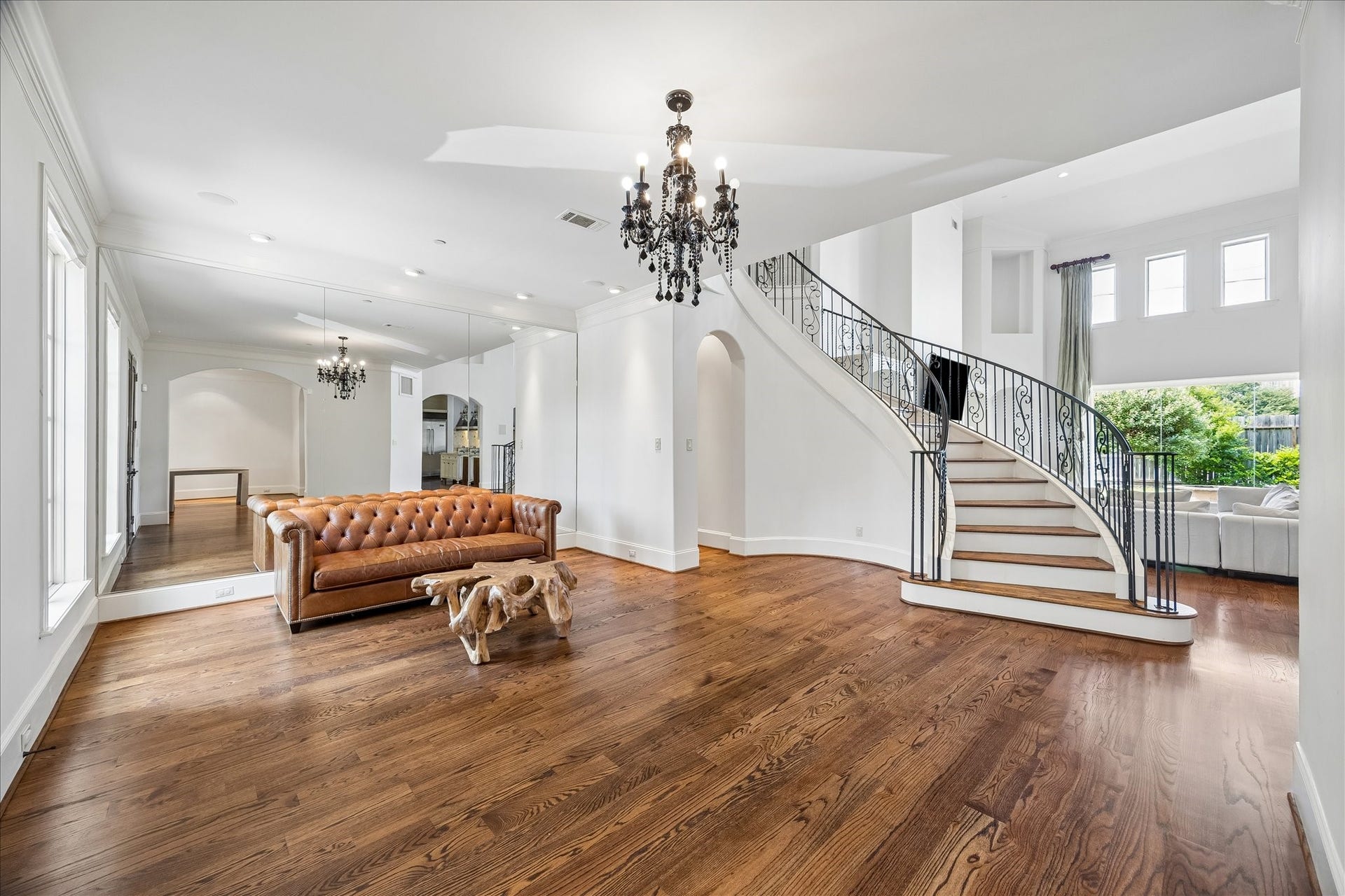 4802 Saxon Street, Bellaire, TX 77401 4802 Saxon Street, Bellaire, TX 77401