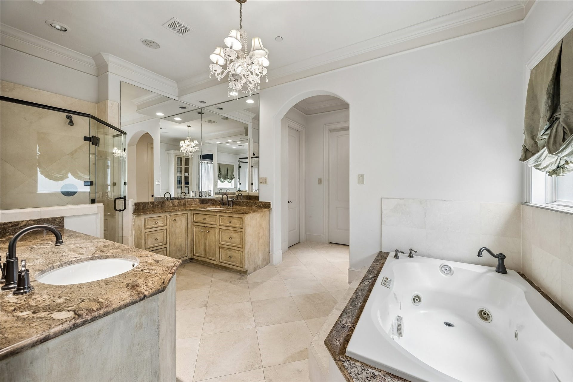 4802 Saxon Street, Bellaire, TX 77401 4802 Saxon Street, Bellaire, TX 77401