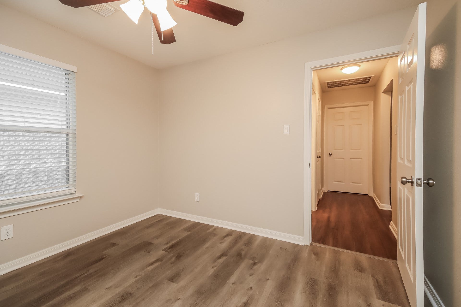 5016 Asia Lane, Dickinson, TX 77539 5016 Asia Lane, Dickinson, TX 77539