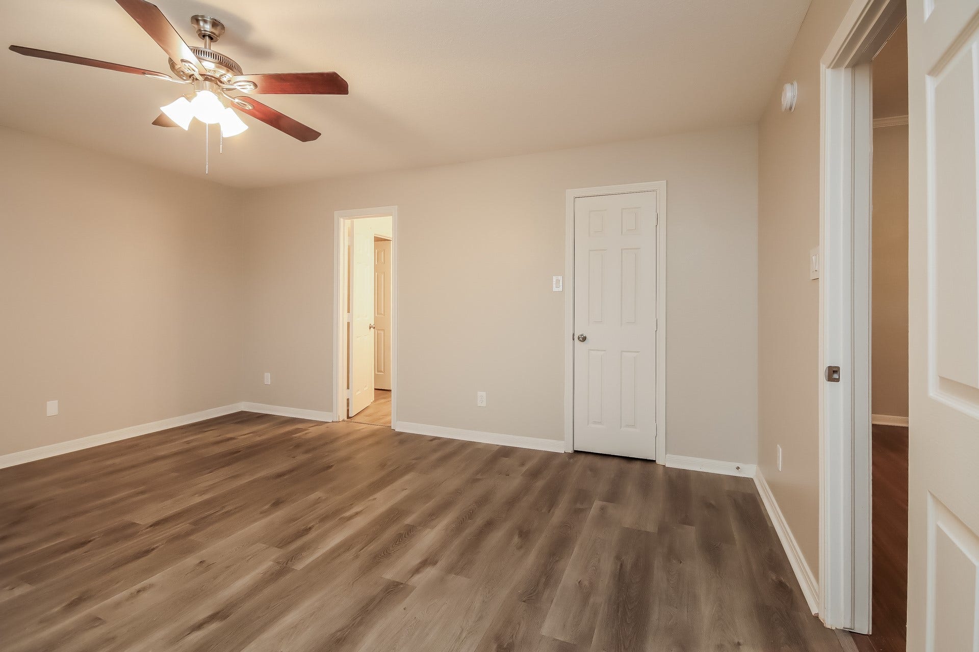 5016 Asia Lane, Dickinson, TX 77539 5016 Asia Lane, Dickinson, TX 77539