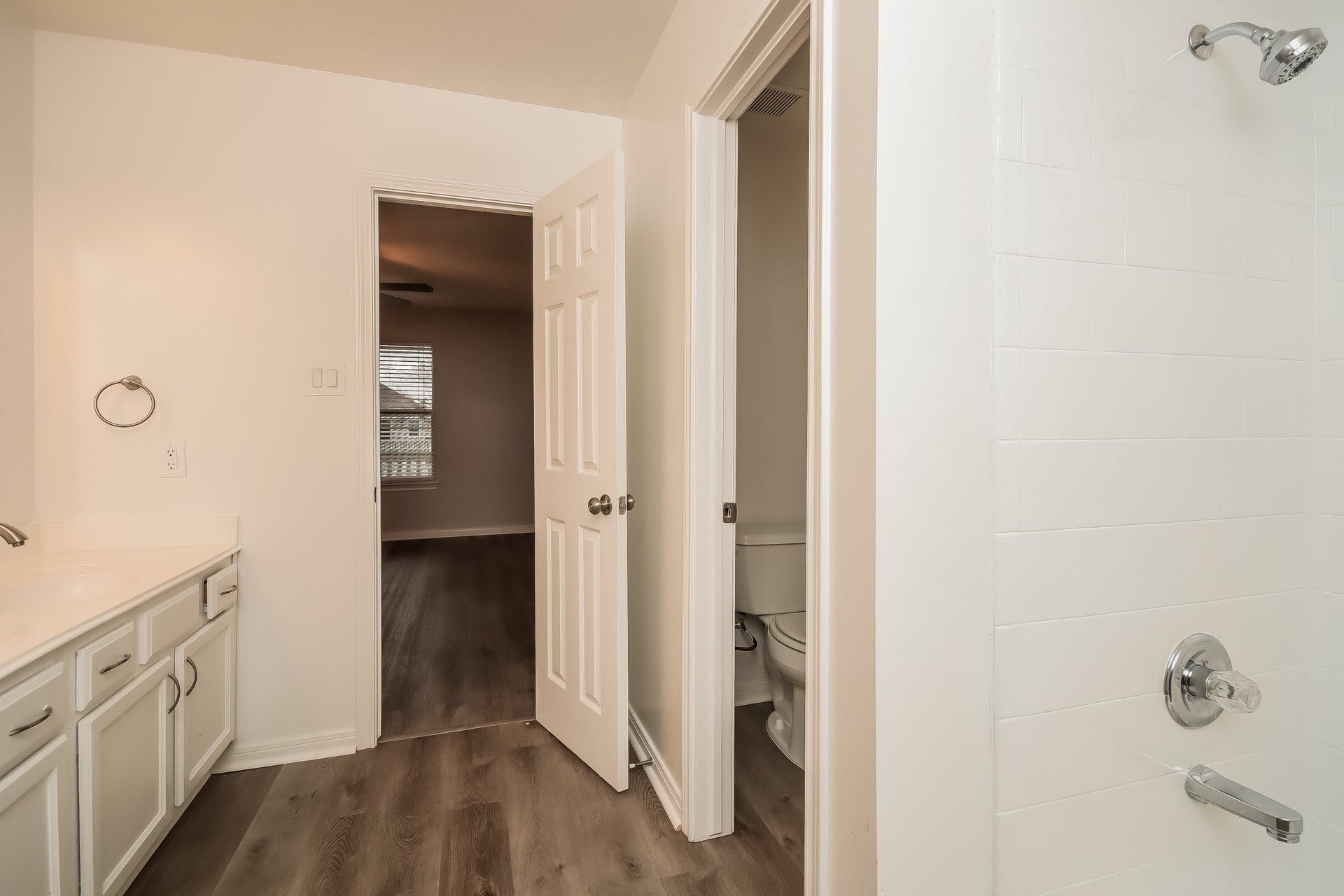 5016 Asia Lane, Dickinson, TX 77539 5016 Asia Lane, Dickinson, TX 77539