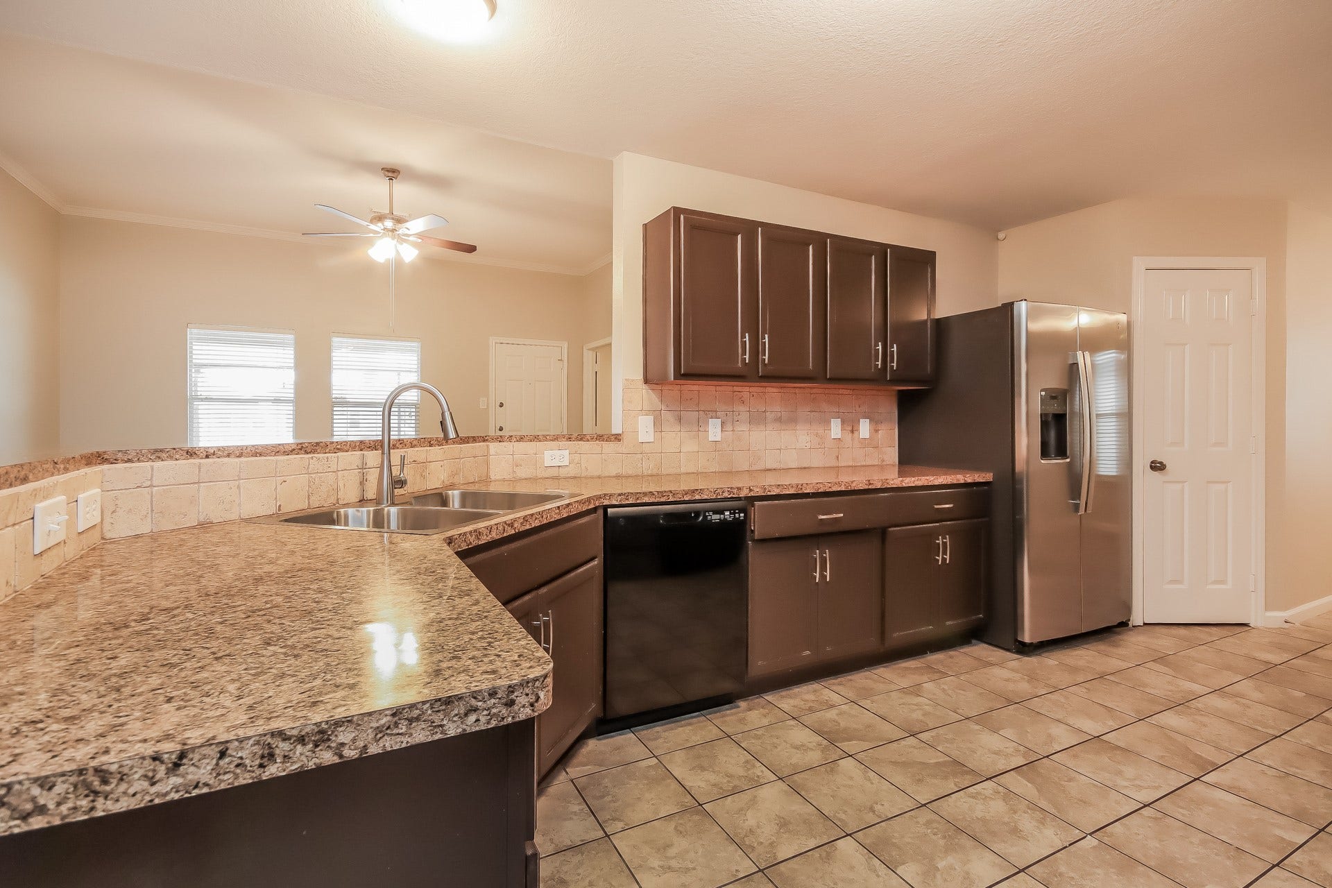 5016 Asia Lane, Dickinson, TX 77539 5016 Asia Lane, Dickinson, TX 77539