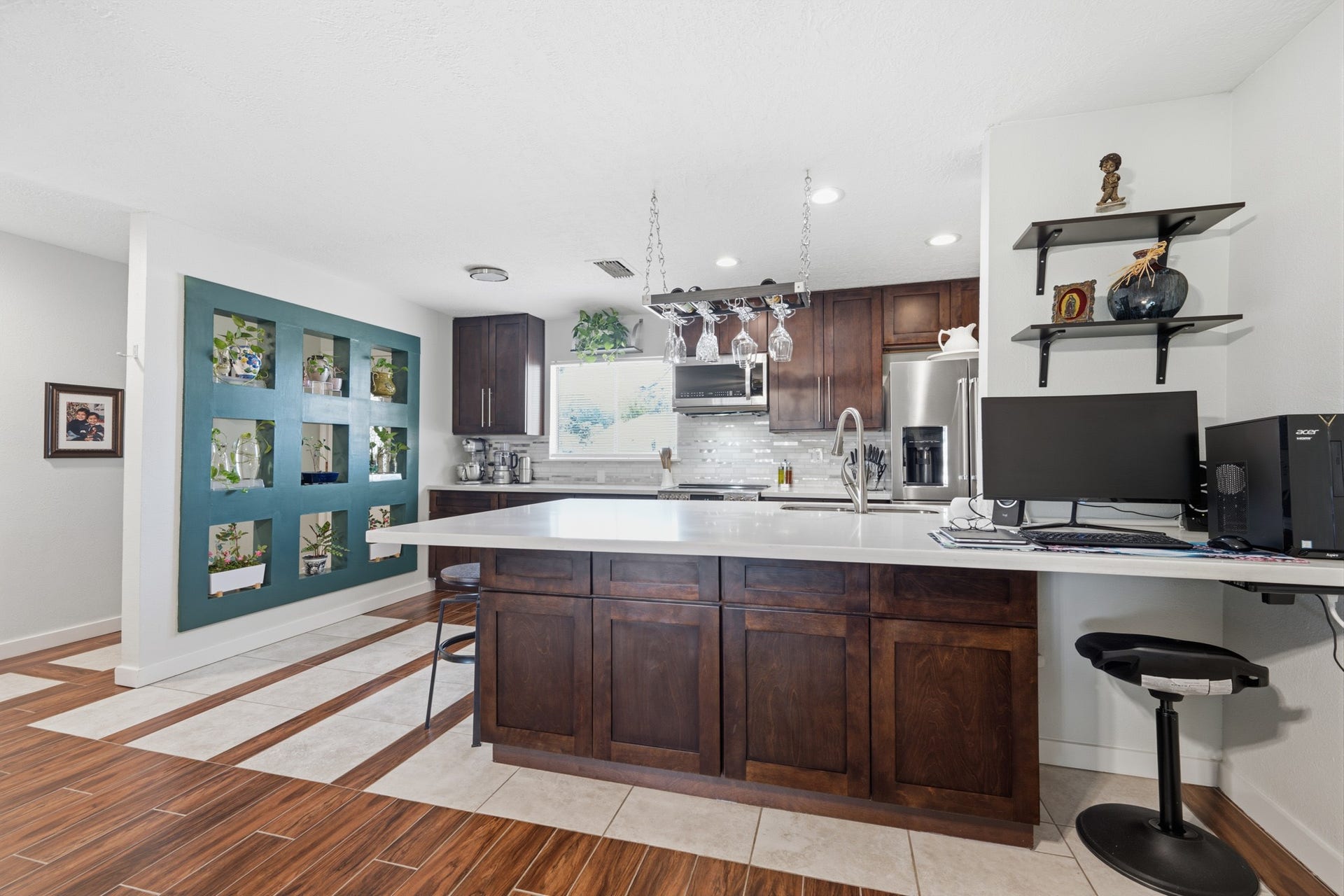 12510 White Plains Drive, Houston, TX 77089 Kitchen