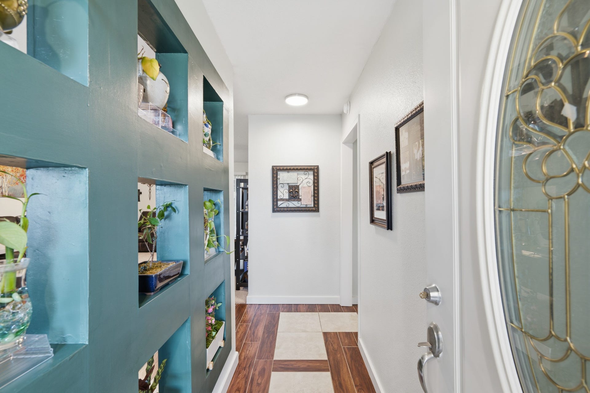 12510 White Plains Drive, Houston, TX 77089 Entryway