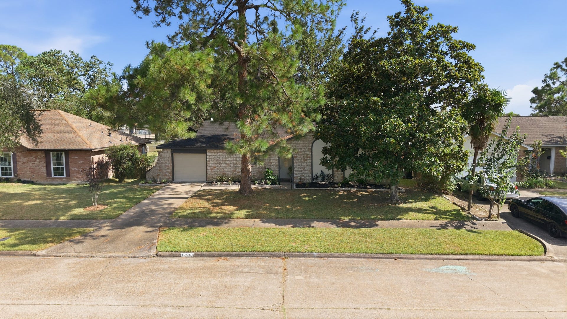 12510 White Plains Drive, Houston, TX 77089 Welcome to 12510 White Plains