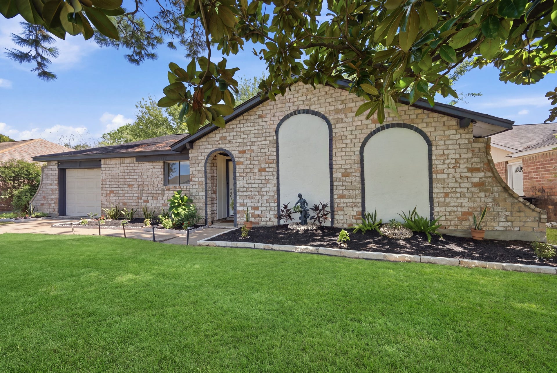 12510 White Plains Drive, Houston, TX 77089 Welcome to 12510 White Plains