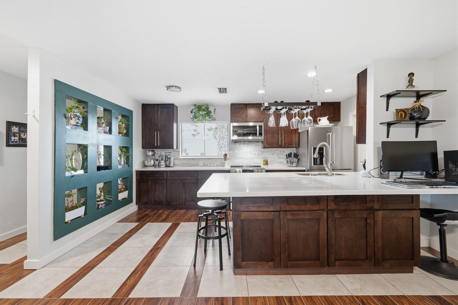12510 White Plains Drive, Houston, TX 77089 Kitchen area