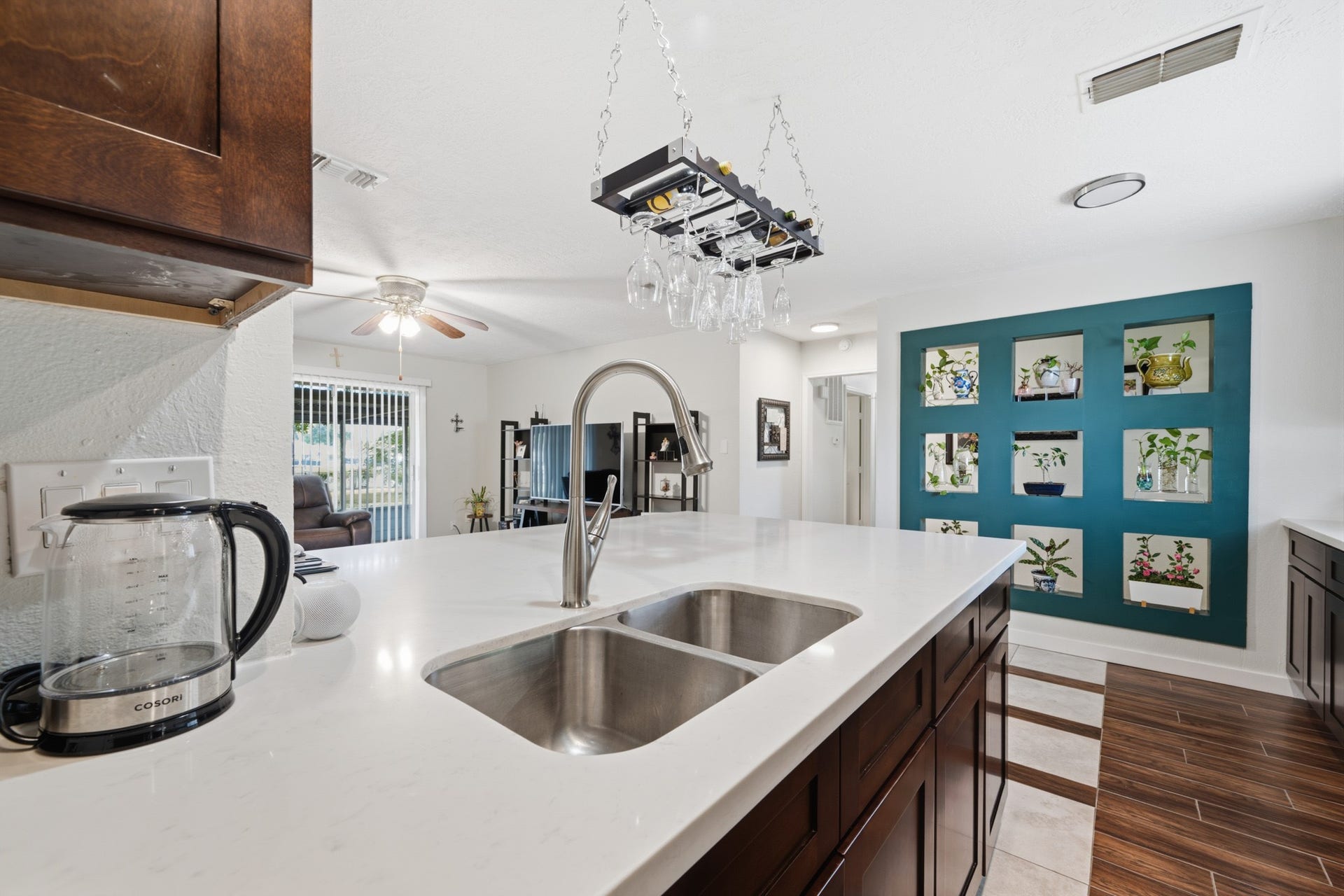12510 White Plains Drive, Houston, TX 77089 Kitchen