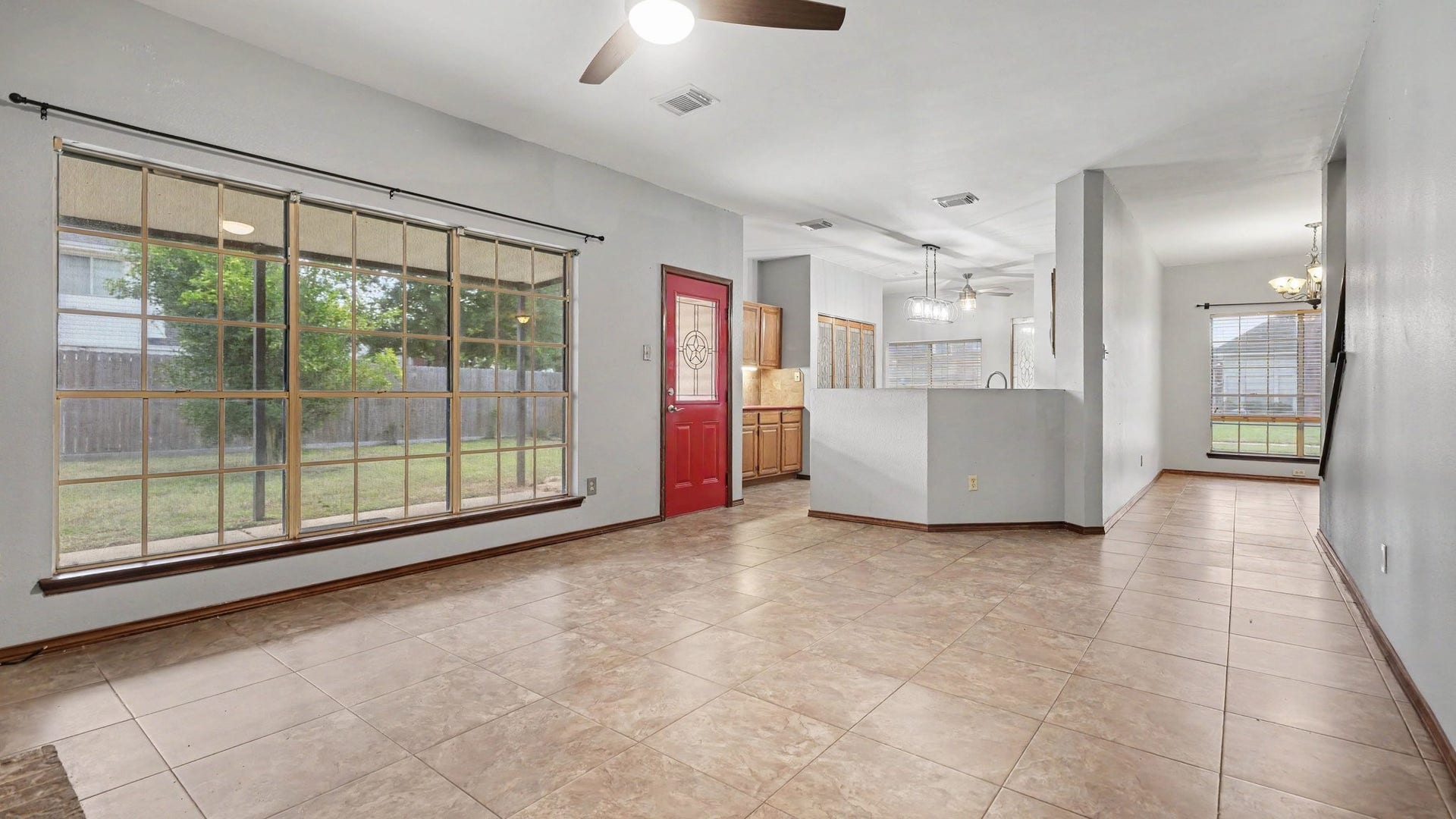 2017 Dublin Drive, Deer Park, TX 77536 Family Room Facing The Kitchen