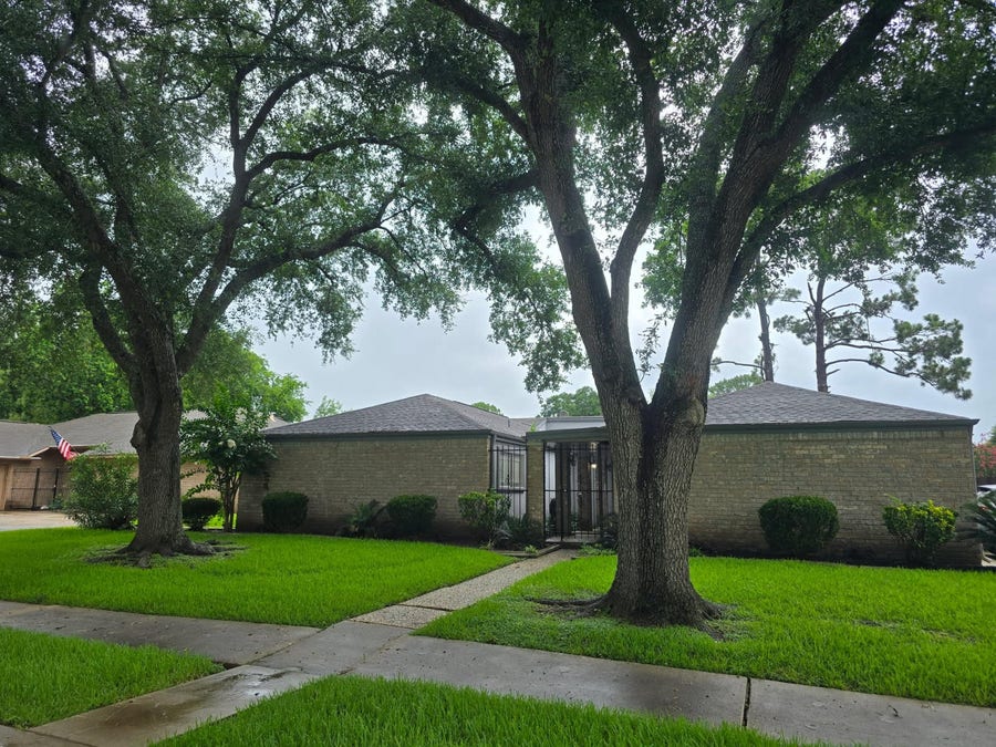 Property photo for 2302 Quail Valley East Drive, Missouri City, TX