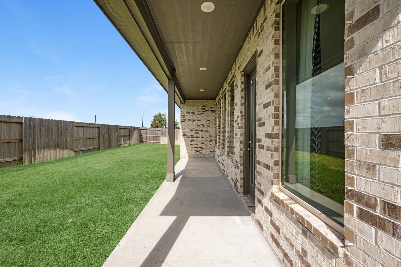 8746 Jade Hill Drive, Rosharon, TX 77583