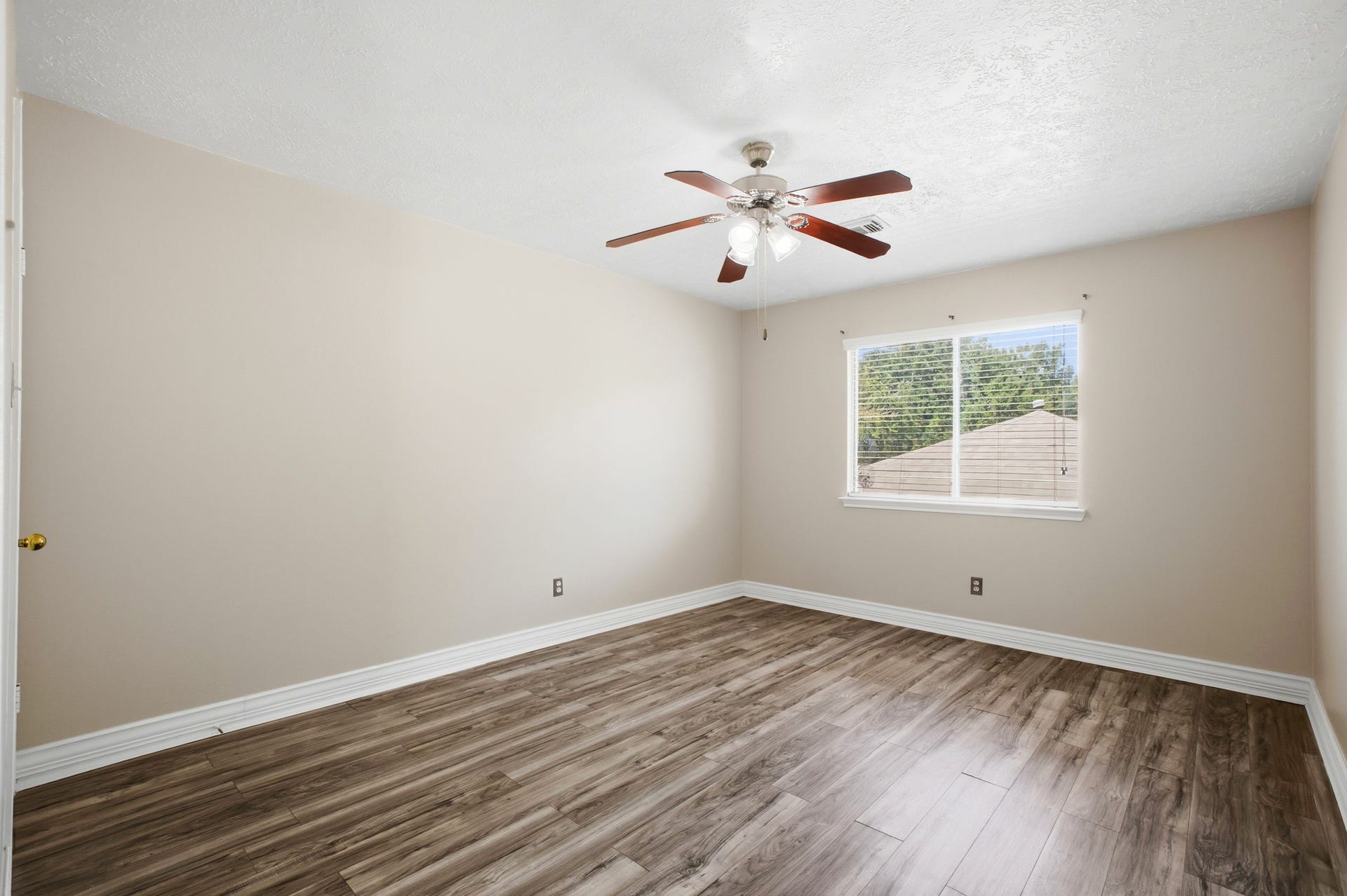 4807 Silver Fox Drive, Houston, TX 77066 4807 Silver Fox Drive, Houston, TX 77066