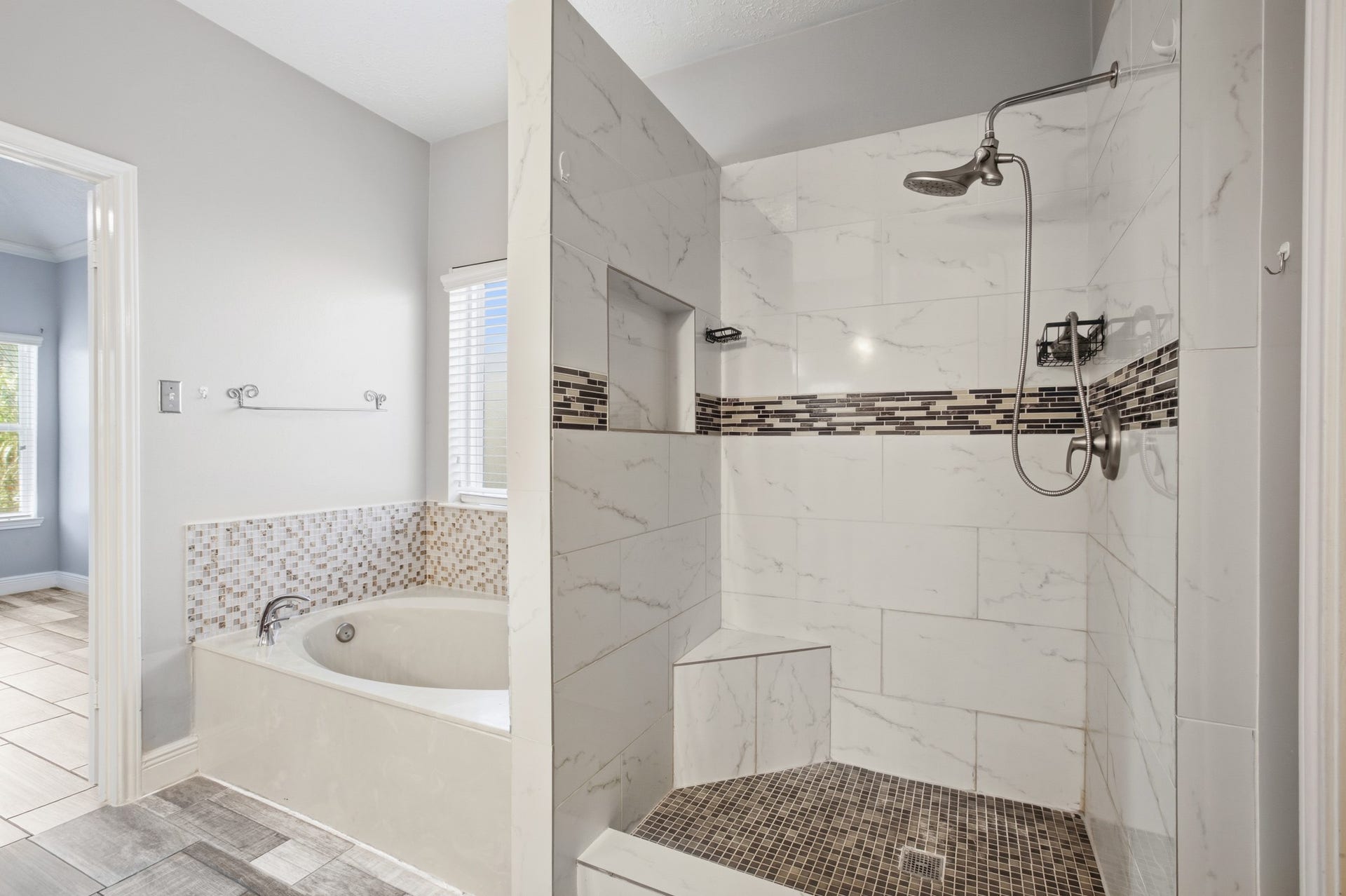 4807 Silver Fox Drive, Houston, TX 77066 4807 Silver Fox Drive, Houston, TX 77066