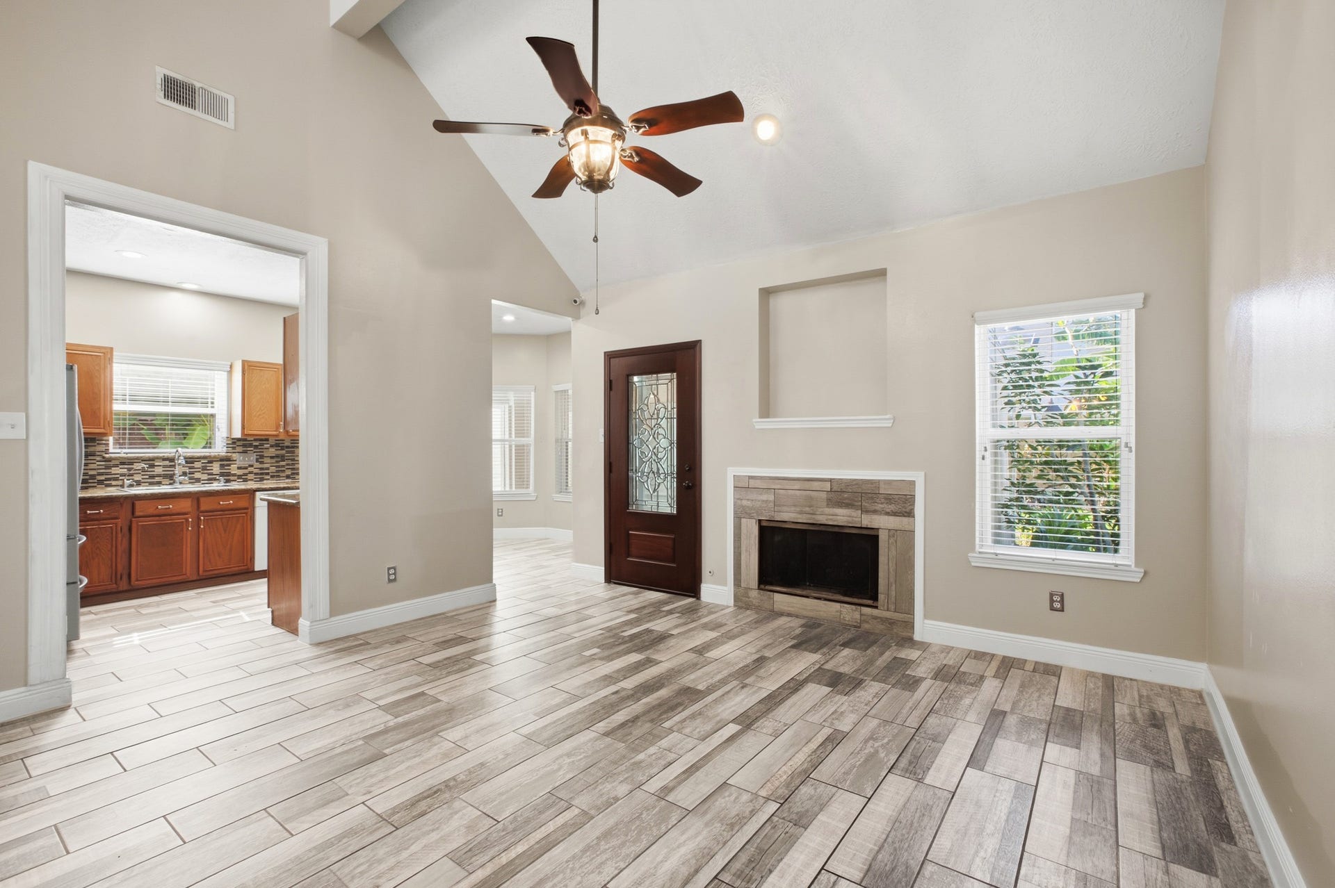 4807 Silver Fox Drive, Houston, TX 77066 4807 Silver Fox Drive, Houston, TX 77066