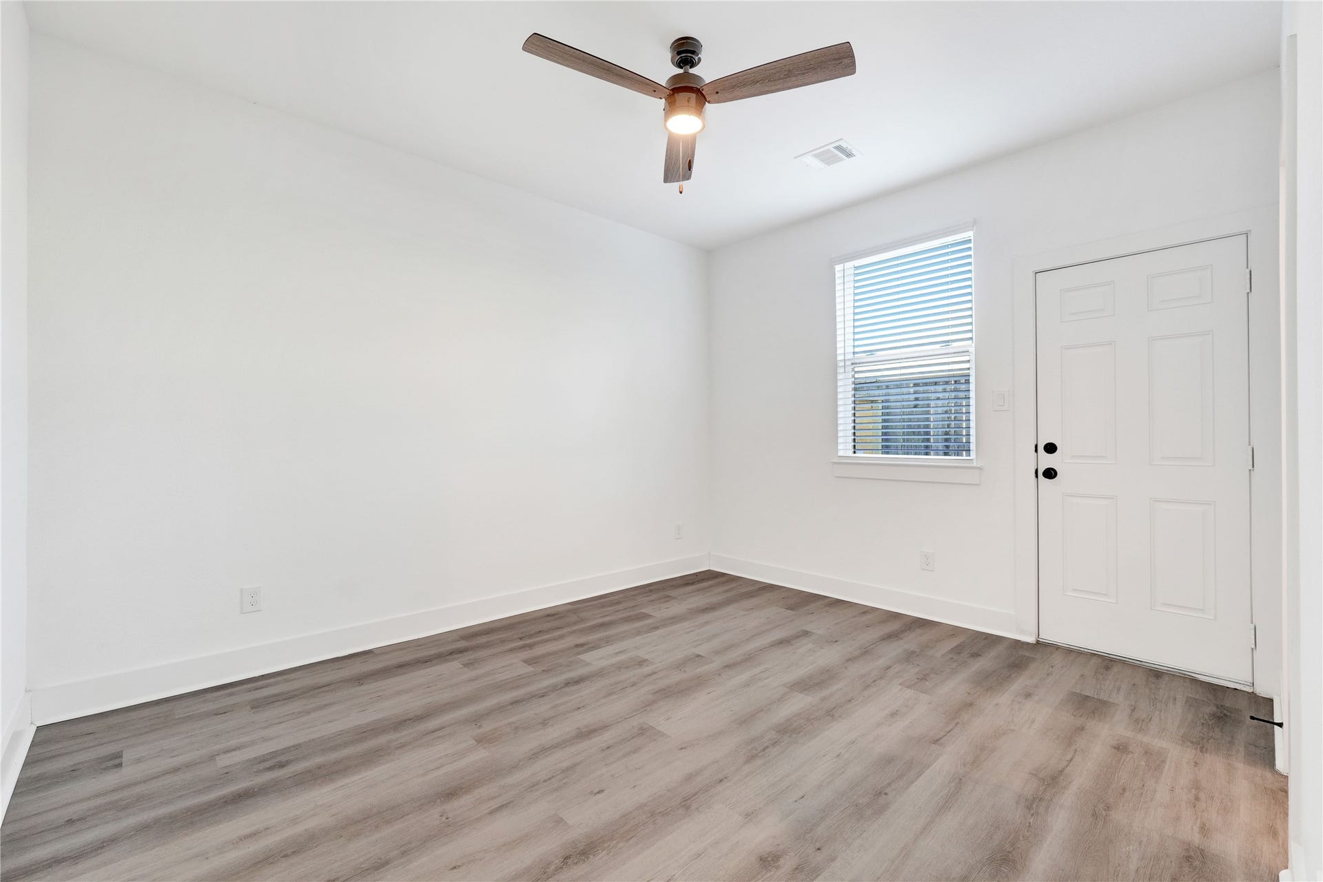 4602-4604 Indie Heights Lane, #A-B, Houston, TX 77018 Photos are representation of a similar property in another location by the same builder.