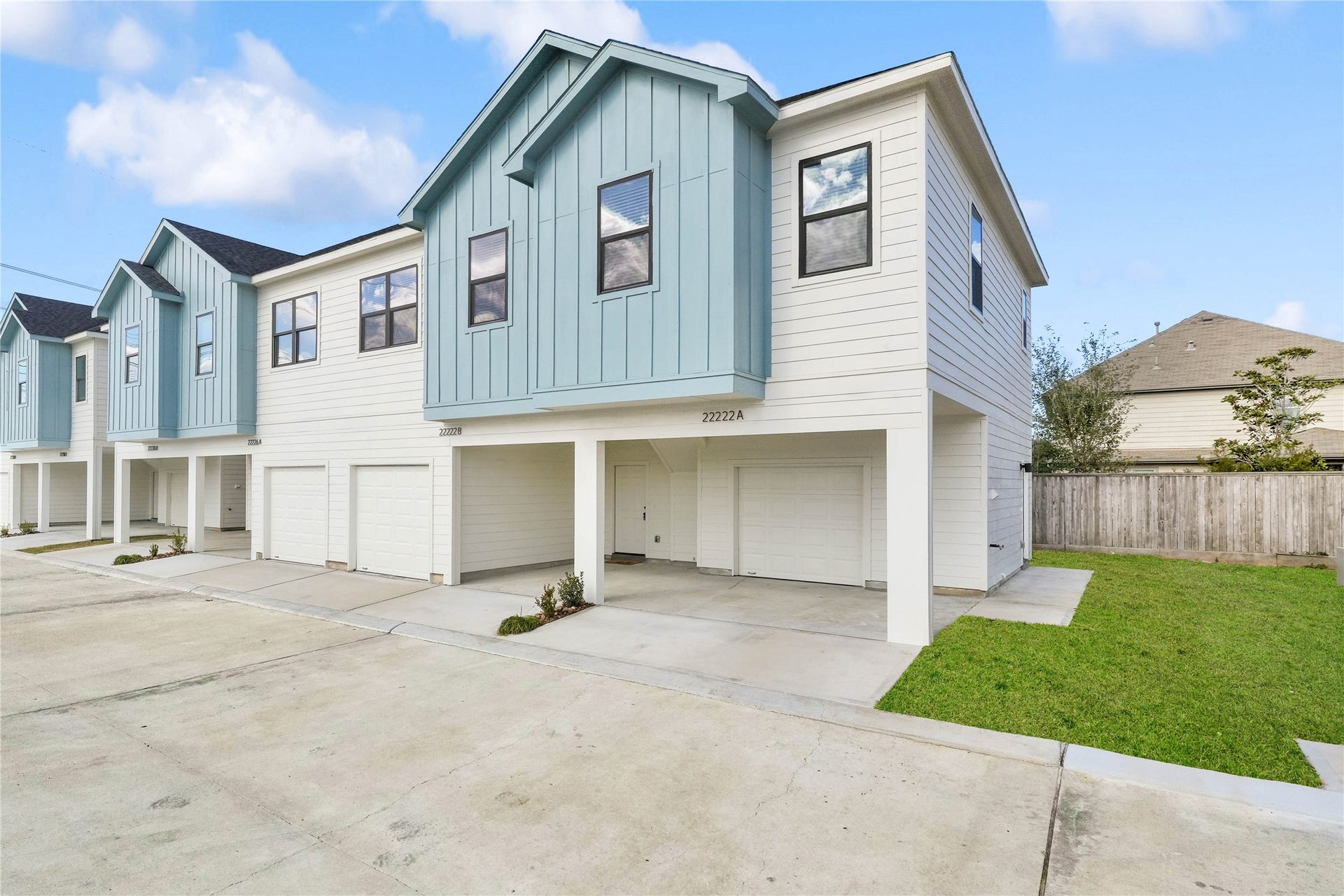 4602-4604 Indie Heights Lane, #A-B, Houston, TX 77018 Photos are representation of a similar property in another location by the same builder.