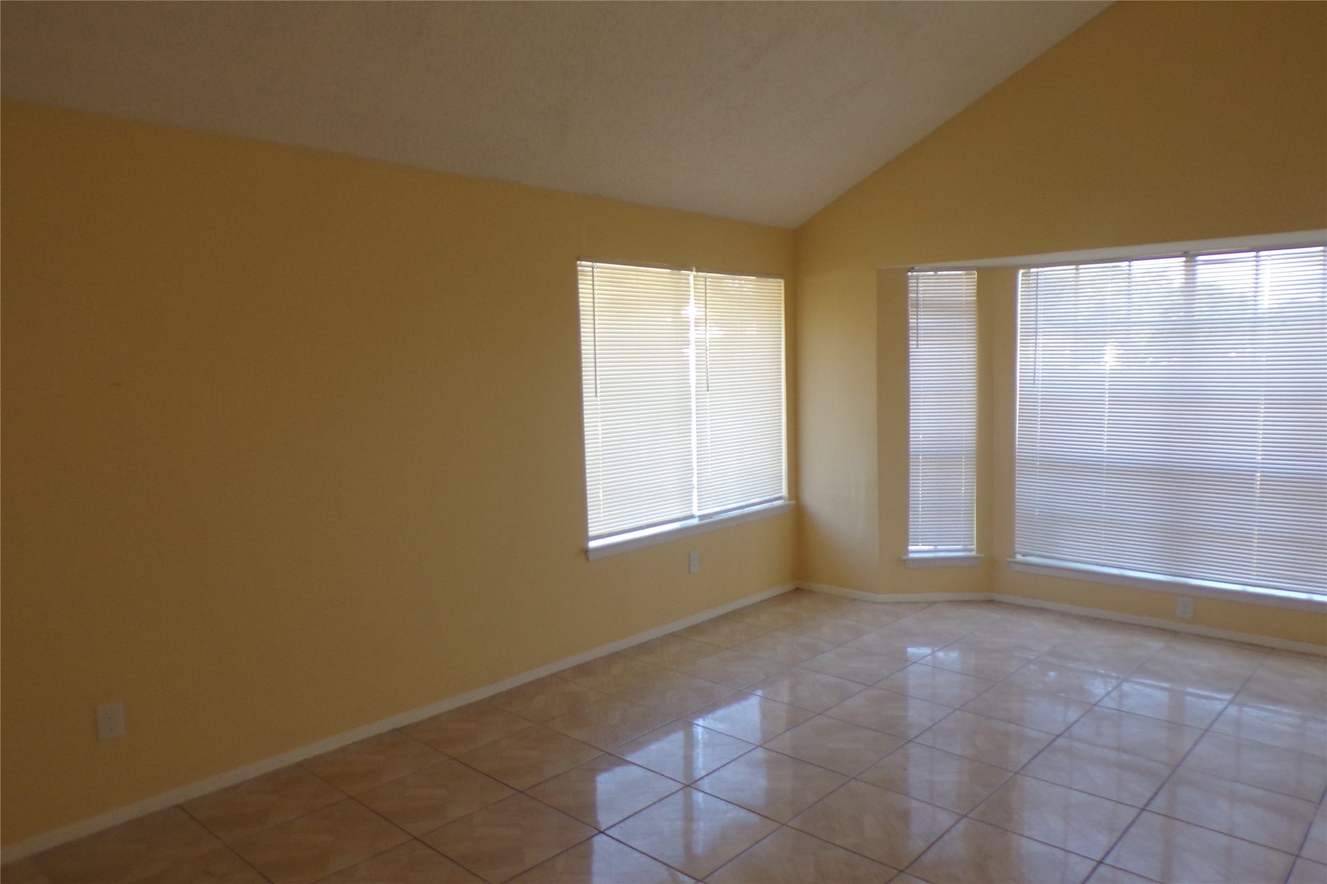 17002 Pastoria Drive, Houston, TX 77083 17002 Pastoria Drive, Houston, TX 77083
