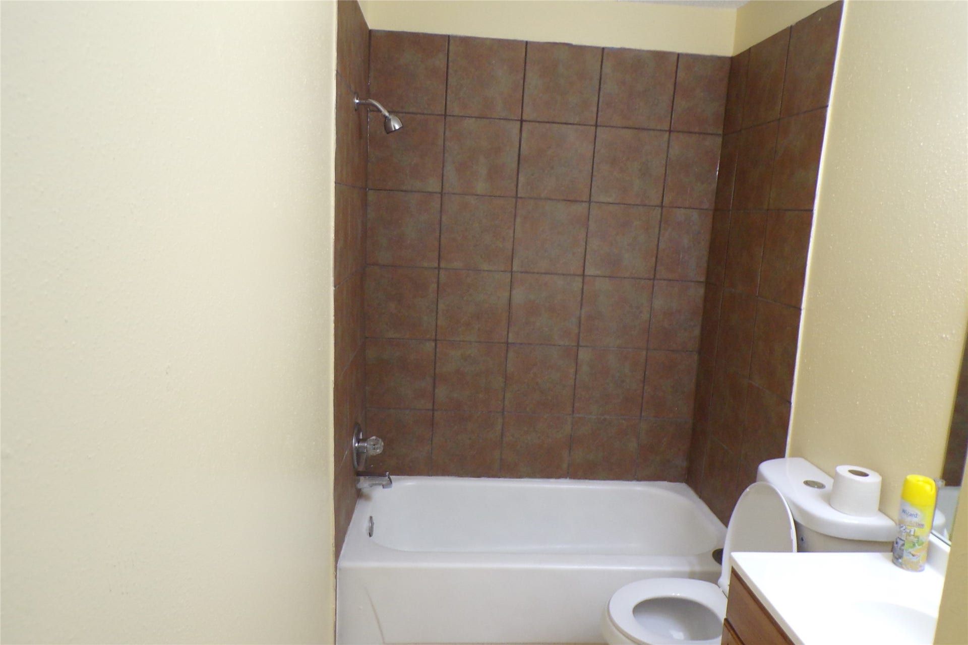 17002 Pastoria Drive, Houston, TX 77083 17002 Pastoria Drive, Houston, TX 77083