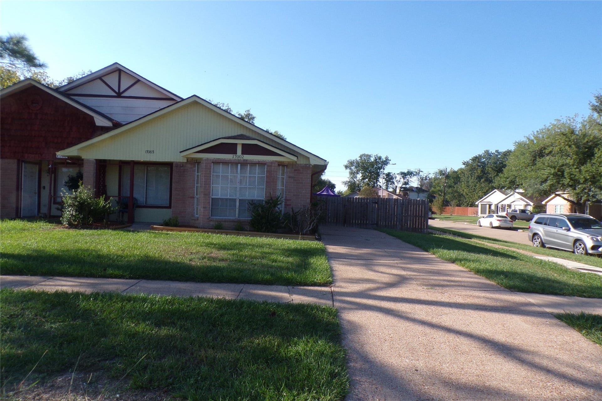 17002 Pastoria Drive, Houston, TX 77083 17002 Pastoria Drive, Houston, TX 77083