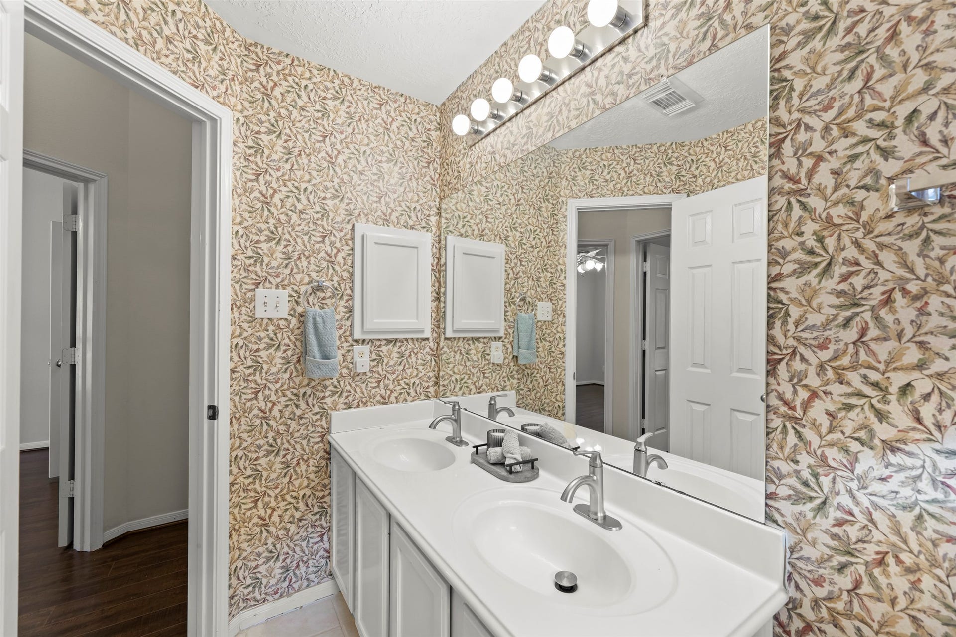 12322 Aspen Lane, Stafford, TX 77477 12322 Aspen Lane, Stafford, TX 77477