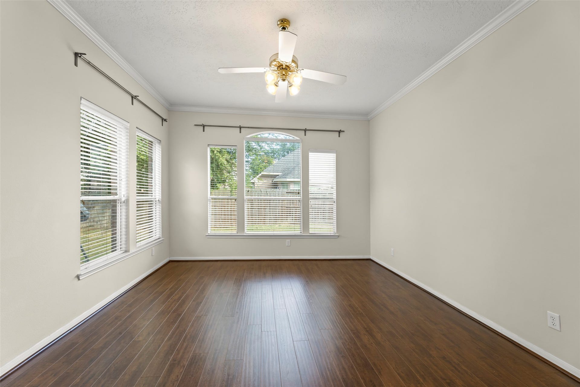 12322 Aspen Lane, Stafford, TX 77477 Master bedroom overlooks backyard.