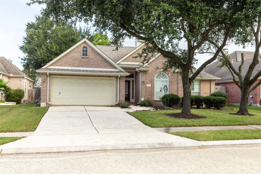Property photo for 12322 Aspen Lane, Stafford, TX