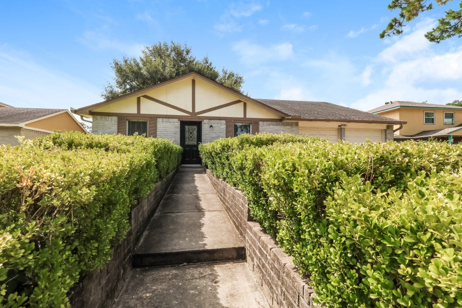 Property photo for 2118 Knollbrook Lane, Spring, TX