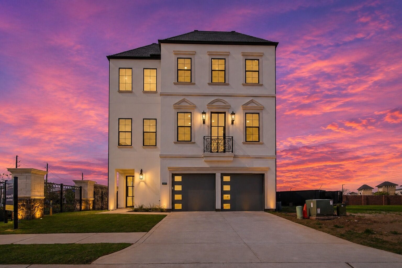 4707 Sunset Circle, Sugar Land, TX 77479 The Aida Younis Team presents 4707 Sunset Circle in Riverstone!
